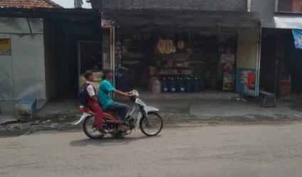 DIJUAL MURAH TOKO + RUMAH INDUK + KOST 25 KAMAR +  Lokasi SAMBIKEREP SURABAYA BARAT