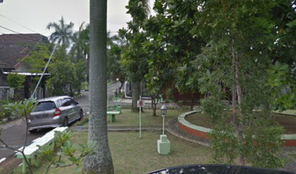 Rumah lama siap huni komplek area arcamanik kodya Bandung