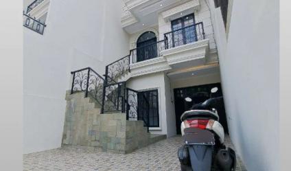 Rumah 3lantai Pejaten Pasar Minggu Jakarta Selatan 