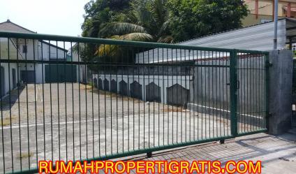 Dijual Gudang Strategis Nol Jalan Protokol Gresik SHM Luas Tinggal Pakai Murah