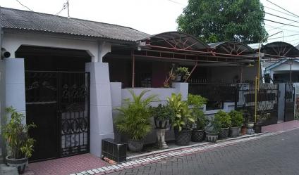 Dijual Rumah Pojok Luas dan nyaman di Pongangan Indah-PPI Manyar Gresik