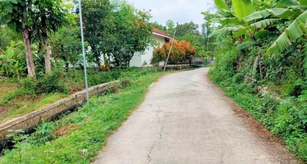 Dijual Tanah 750m²  Bonus Bangunan Jirapan Suroboyo Sragen