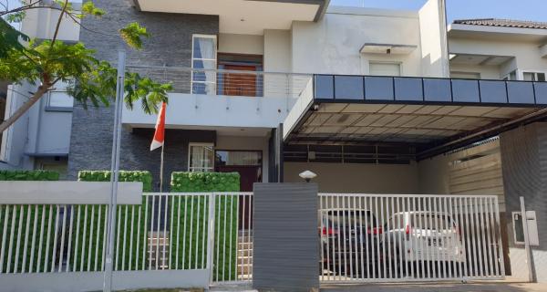 Jual Rumah Mewah di Perumahan Dian Istana Park Kota Surabaya