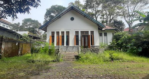 RUMAH HITUNG TANAH UNTUK KOMERSIAL BERBAGAI SEKTOR JASA DAN NIAGA DI JL. IR. H. JUANDA DAGO BANDUNG