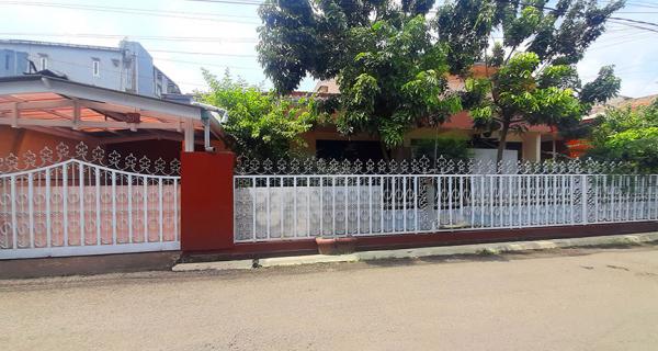 RUMAH DEKAT PUSAT KOTA DAN KAWASAN KOMERSIAL LINGKUNGAN BESIH DAN NYAMAN DI SAYAP LINGKAR SELATAN BANDUNG  