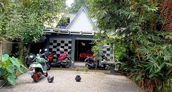 VILLA NUANSA ETNIK INDUSTRIAL DEKAT WATERBOOM DI MAJALAYA BANDUNG