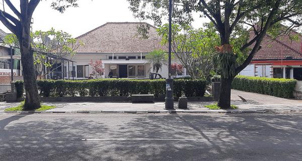 RUMAH KOLONIAL UNTUK KOMERSIAL SUPER STRATEGIS  DI JL. RIAU-MARTADINATA BANDUNG