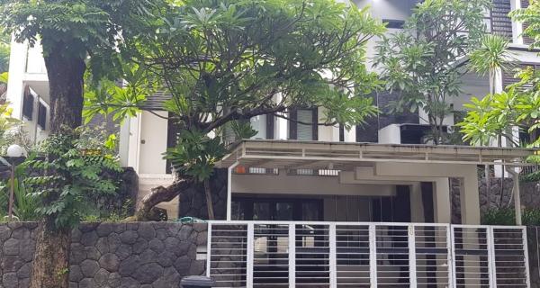 Rumah Mewah Siap Huni Kawasan Graha Family Kota Surabaya