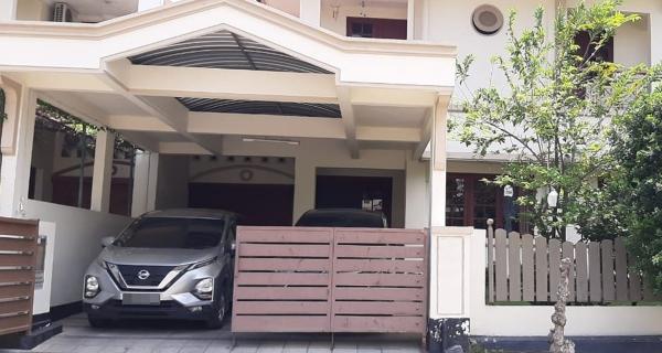 Rumah Minimalis Siap Huni Kawasan Villa Riviera Pakuwon City