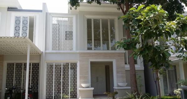 Sewa Rumah Siap Huni Di Pakuwon City Minimalis Dua Lantai