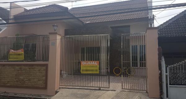 Jual Rumah Baru Siap Pakai di jalan Pisces daerah Tambaksari Surabaya