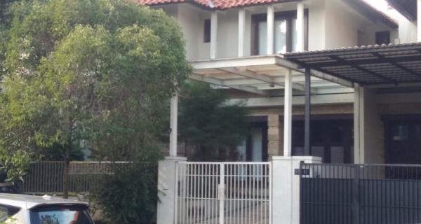 Rumah Mewah Minimalis Siap Huni di Graha Family Surabaya
