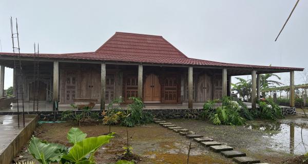Villa Limasan Cocok untuk Cafe & Penginapan Kemuning 