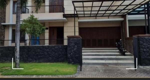 Rumah Graha Famili Surabaya | Great Home For Extended Family