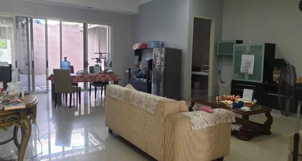 Dijual Rumah Asri di Sutorejo Timur, Surabaya