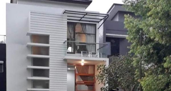 RUMAH DUA LANTAI GAYA MINIMALIS  RESOR DAGO PAKAR BANDUNG