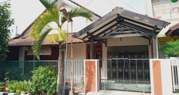 Disewakan Rumah Wisma Menanggal Strategis Baru Renovasi