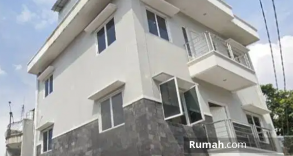 Dijual Rumah Kost an 4 lantai sangat cocok untuk Investasi.