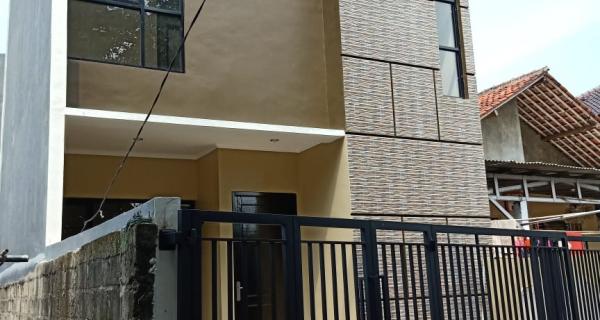 Dijual Rumah 2 lantai dekat GDC