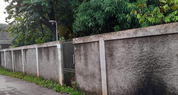 Tanah 800 m2 Kalimulya Depok sudah tembok keliling