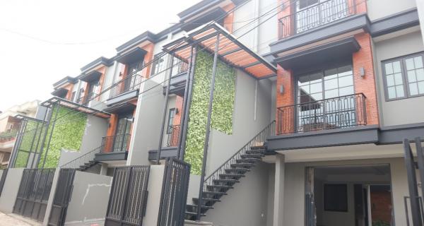 Rumah Mewah Strategis 3 Lantai Di Pondok Indah Jakarta Selatan