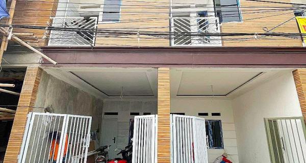 Rumah siap huni Batu Ampar dekat Pasar Kramat Jati Jakarta Timur 