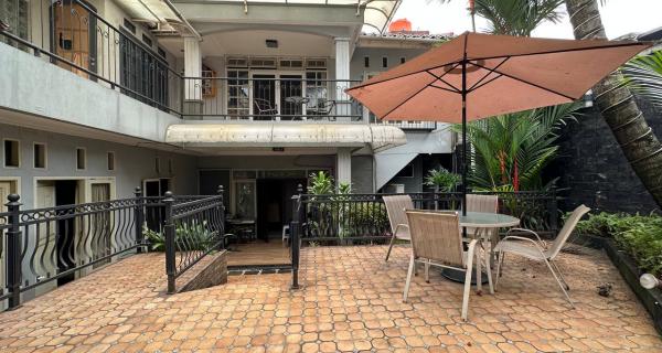 Rumah 2lantai tanah luas Batu Ampar Kramatjati Jakarta Timur 