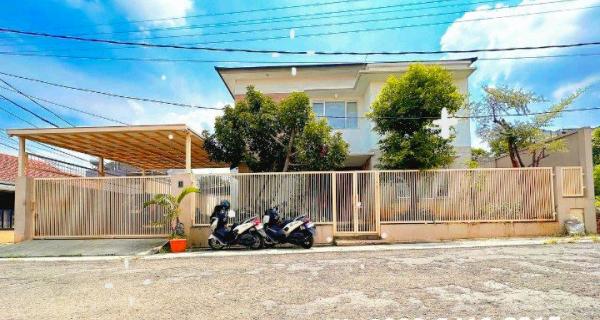 Rumah hook dalam kompleks di Pasar Minggu Jakarta Selatan 