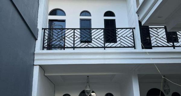 Rumah ready 3lantai dekat Condet Kramat Jati Jakarta Timur 