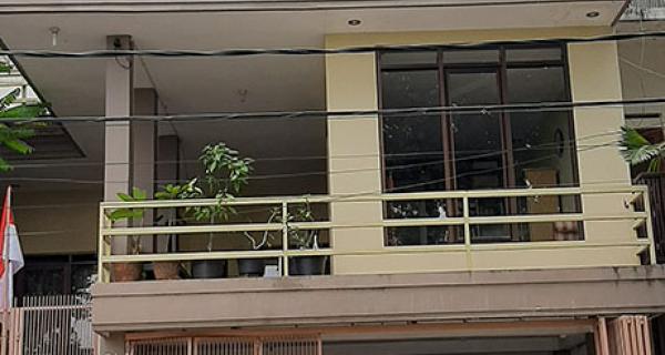 DIJUAL RUMAH TIGA LANTAI  DI PASIR IMPUN BANDUNG