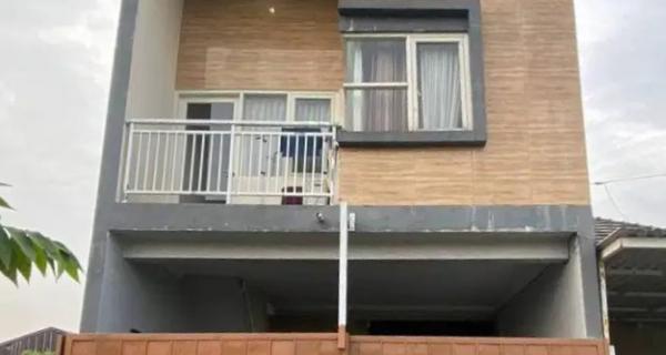 Rumah Modern Minimalis 3 lantai Siap Huni Di Wonorejo Selatan Rungkut Surabaya Timur