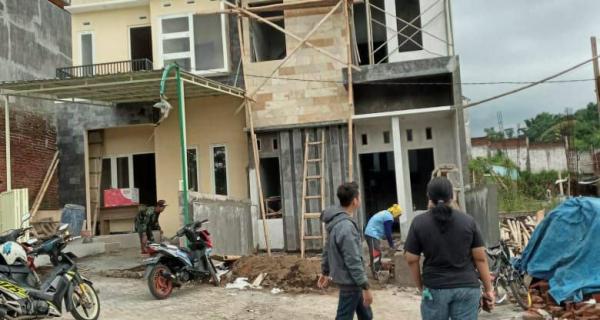 Perumahan mewah kota Batu 2 Lt type 70 Promo 465jt khusus 1 rumah saja  pinggir jalan raya aspal.