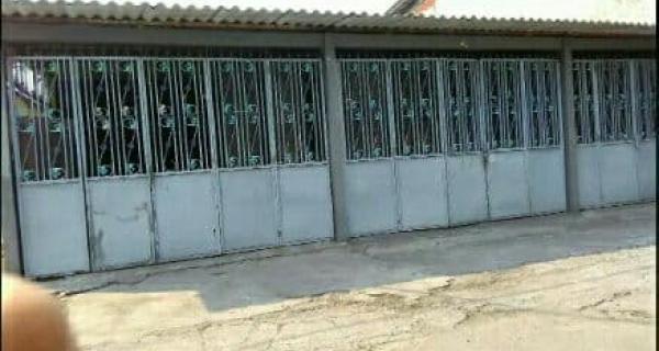 Dijual Rumah Usaha Taman Pinang Indah Blok M4, Akses Jalan Utama Perumahan