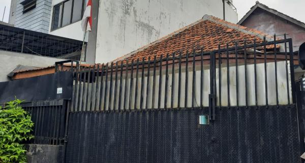 Rumah Tua Uk 8 x 20 m2 di pintu air , pasar baru , jakarta pusat murah banget  
