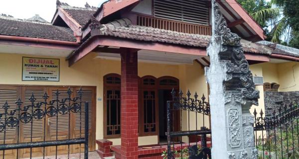 Jual Rumah 2 Lantai Murah Dengan Tanah Yang Luas di Jl. Raya Situbondo - Banyuwangi