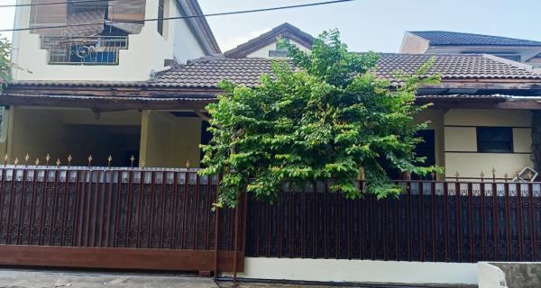 Rumah Dijual Murah Strategis di Komplek Dosen IKIP Jatikramat Jatiasih Kota Bekasi