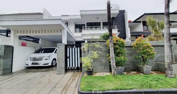 Dijual Rumah Mewah 2,5 Lantai di Rawamangun Dekat UNJ dan Kantor BPKP Pusat
