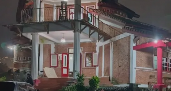 Villa di Cisarua gede punya Bogor