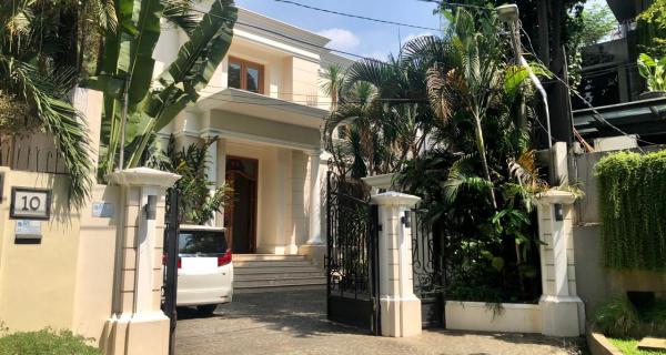 Dijual Rumah Mewah di Tulodong Bawah 3, Jakarta Selatan