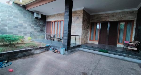 Dijual Rumah 2 Lantai di Siwalankerto Permai, Surabaya