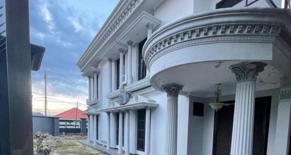 Dijual Rumah 2 Lantai di Dharmahusada Utara, Surabaya