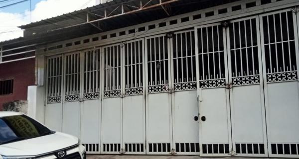 Dijual Tempat Usaha di Jalan Manyar Kartika, Surabaya