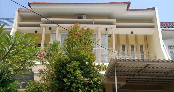 Dijual Rumah 2 Lantai di Jalan Sidosermo, Surabaya