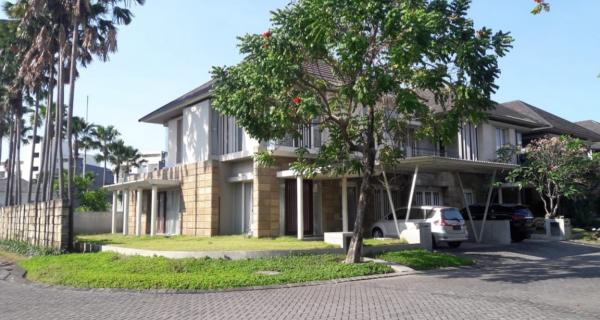 Dijual Rumah Mewah di Komplek Royal Residence, Surabaya