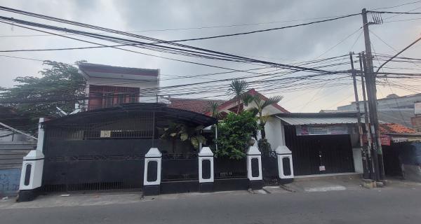 Dijual Rumah Strategis di Raya Pasar Kecapi, Bekasii