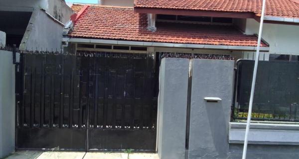 Dijual Rumah 1,5 Lantai di Tenggilis Mejoyo Selatan, Surabaya
