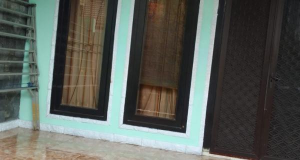 Dijual Rumah 2,5 Lantai di Perumahan Deltasari Indah, Sidoarjo