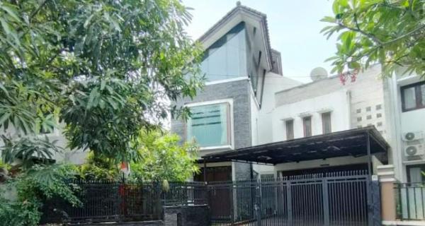 Dijual Rumah 2,5 Lantai di Raffles Hills, Kota Depok