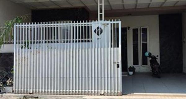 Dijual Rumah 1,5 Lantai di Griya Kebraon Utama, Surabaya