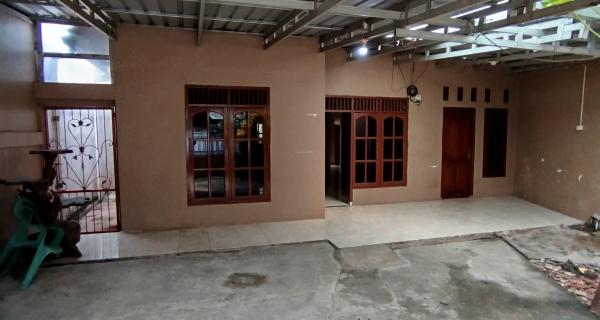Di Kontrakkan atau Disewakan Tahunan Rumah Ciracas Jaktim